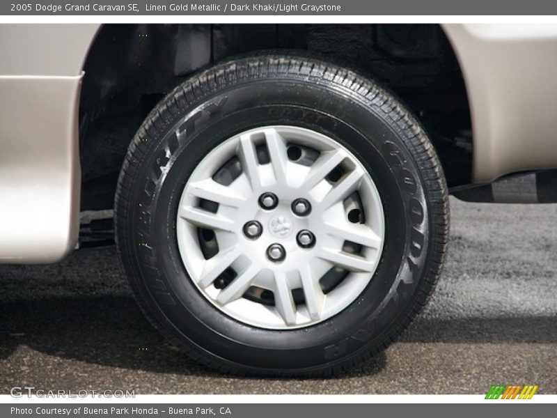 Linen Gold Metallic / Dark Khaki/Light Graystone 2005 Dodge Grand Caravan SE