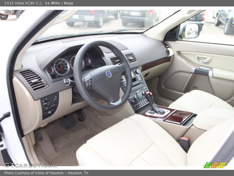 Ice White / Beige 2013 Volvo XC90 3.2
