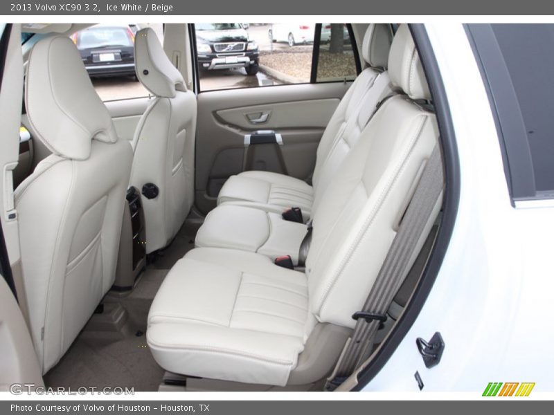 Ice White / Beige 2013 Volvo XC90 3.2