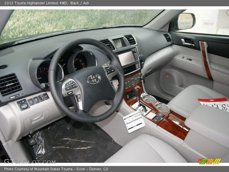 Black / Ash 2013 Toyota Highlander Limited 4WD