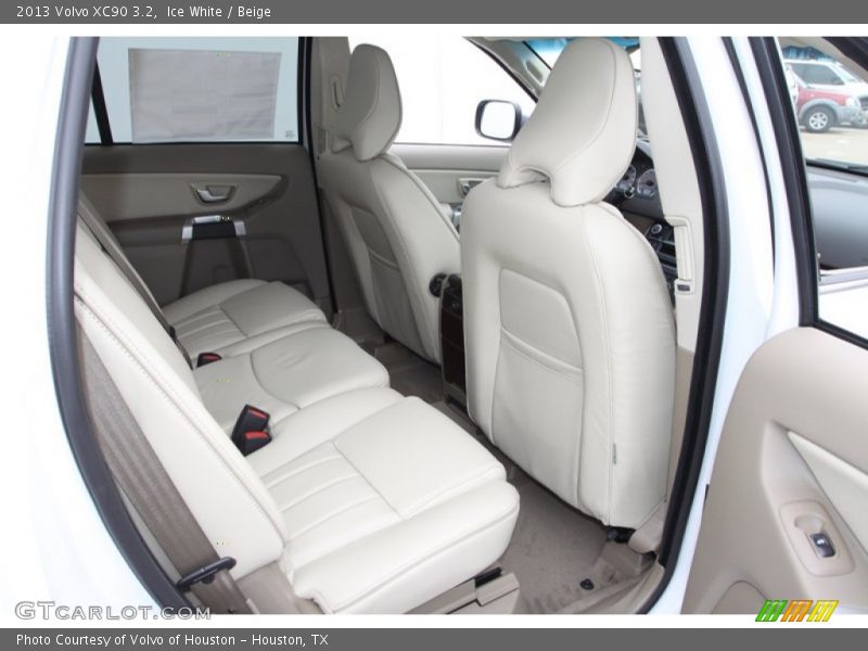 Ice White / Beige 2013 Volvo XC90 3.2