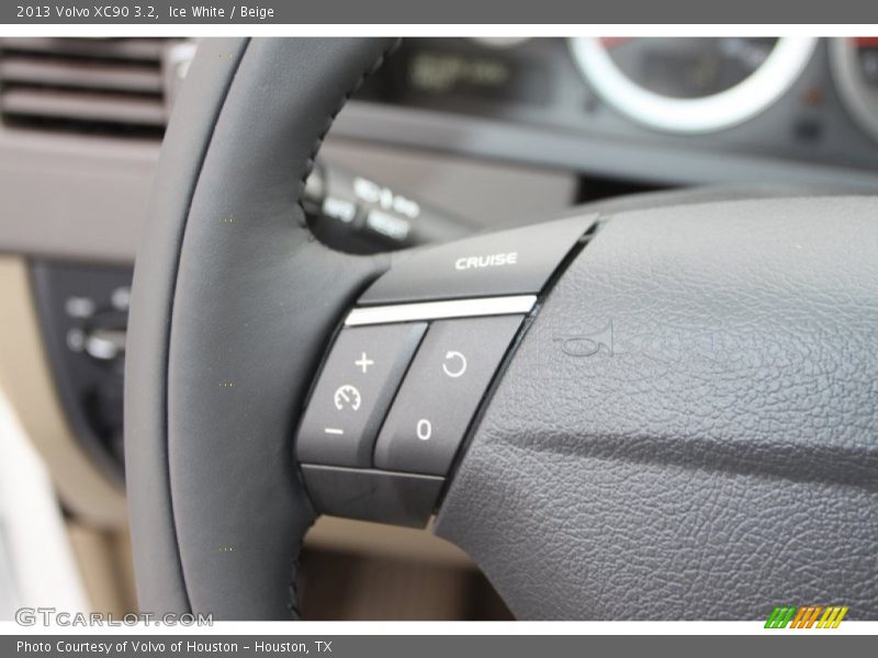 Ice White / Beige 2013 Volvo XC90 3.2