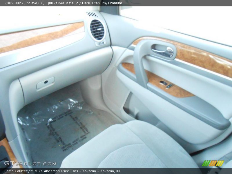 Quicksilver Metallic / Dark Titanium/Titanium 2009 Buick Enclave CX