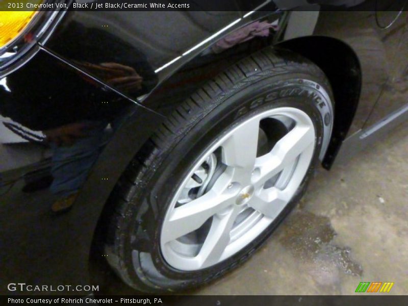 Black / Jet Black/Ceramic White Accents 2013 Chevrolet Volt