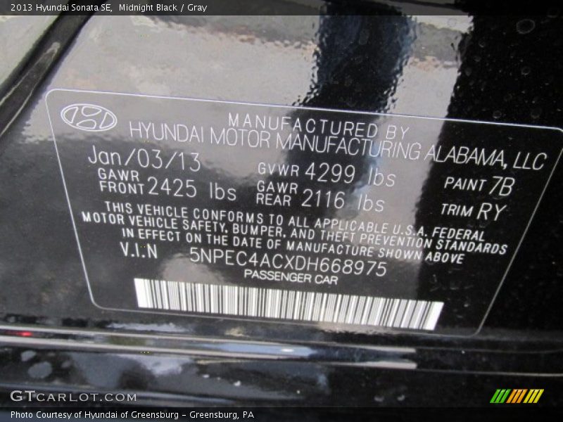 Midnight Black / Gray 2013 Hyundai Sonata SE