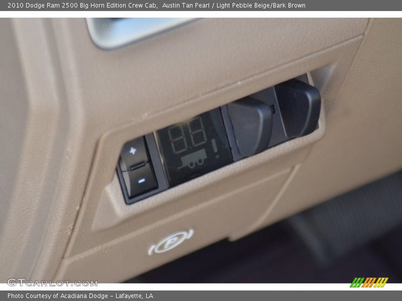 Austin Tan Pearl / Light Pebble Beige/Bark Brown 2010 Dodge Ram 2500 Big Horn Edition Crew Cab