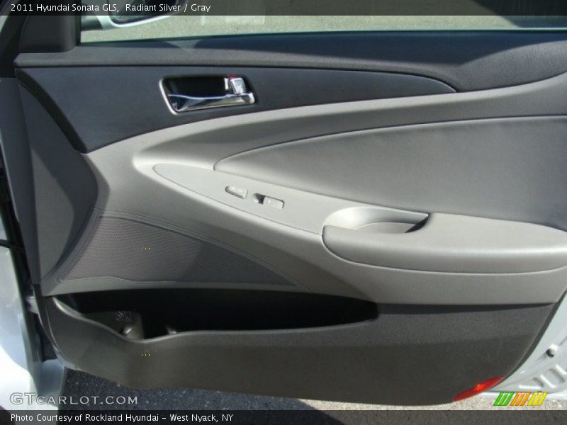 Radiant Silver / Gray 2011 Hyundai Sonata GLS