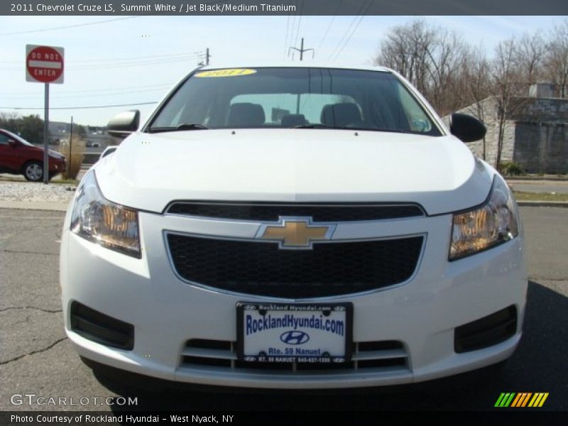Summit White / Jet Black/Medium Titanium 2011 Chevrolet Cruze LS