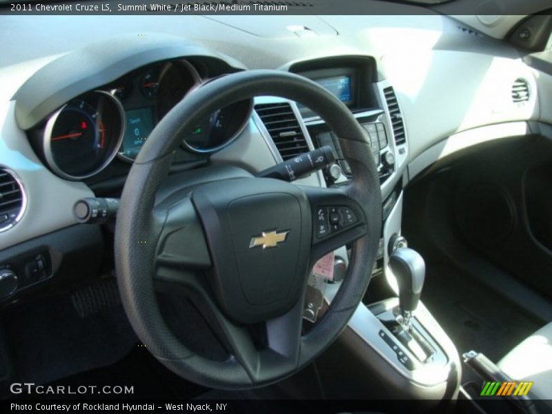 Summit White / Jet Black/Medium Titanium 2011 Chevrolet Cruze LS