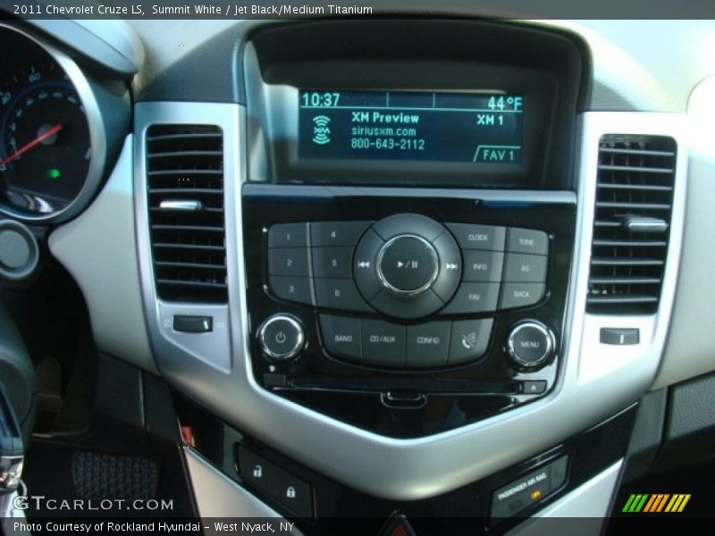 Summit White / Jet Black/Medium Titanium 2011 Chevrolet Cruze LS