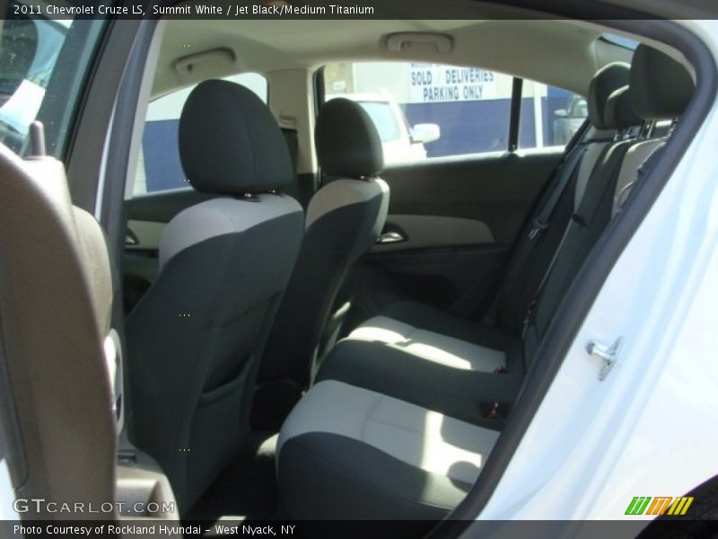 Summit White / Jet Black/Medium Titanium 2011 Chevrolet Cruze LS