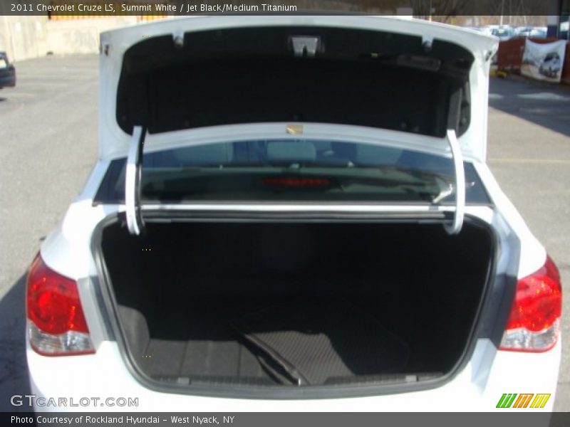 Summit White / Jet Black/Medium Titanium 2011 Chevrolet Cruze LS