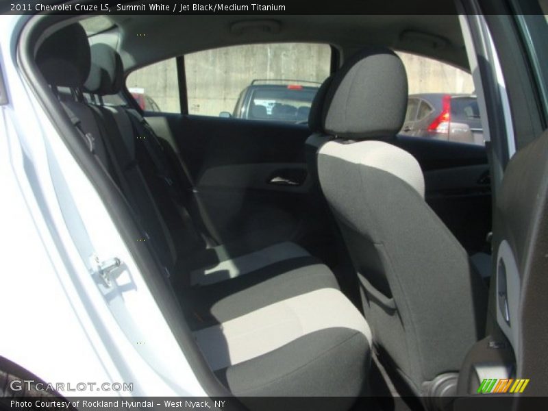 Summit White / Jet Black/Medium Titanium 2011 Chevrolet Cruze LS