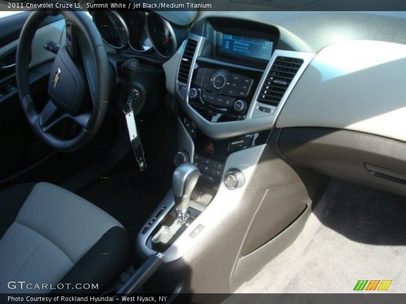 Summit White / Jet Black/Medium Titanium 2011 Chevrolet Cruze LS