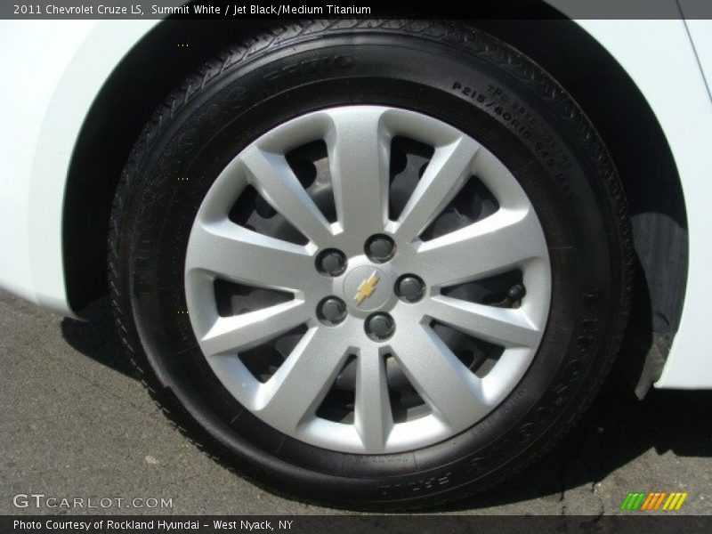 Summit White / Jet Black/Medium Titanium 2011 Chevrolet Cruze LS