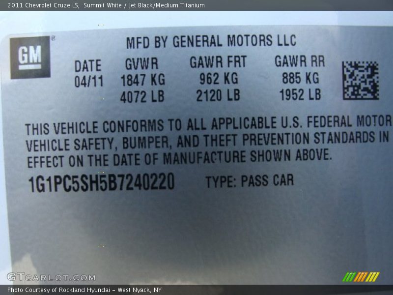 Summit White / Jet Black/Medium Titanium 2011 Chevrolet Cruze LS