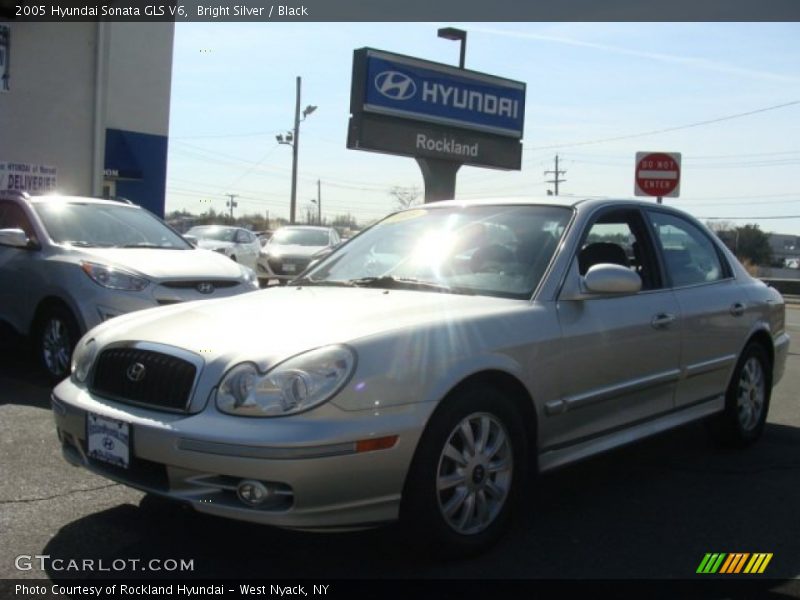 Bright Silver / Black 2005 Hyundai Sonata GLS V6