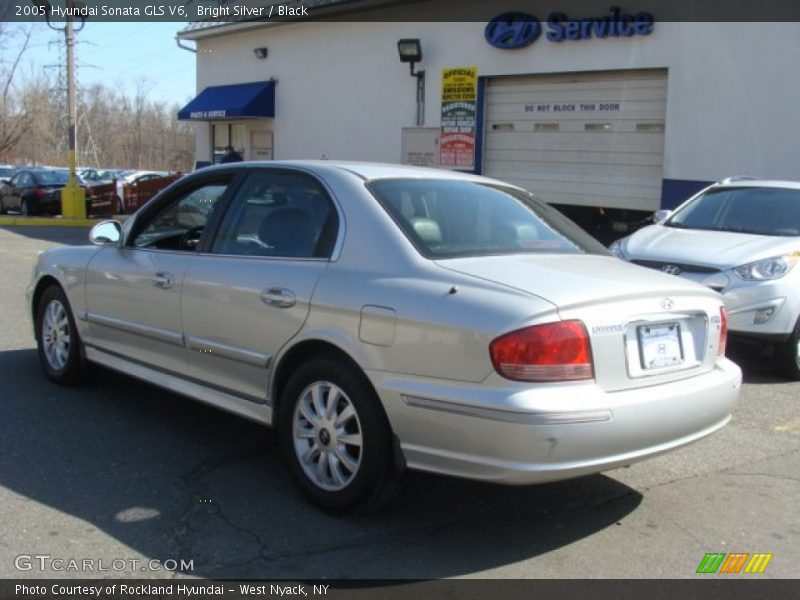 Bright Silver / Black 2005 Hyundai Sonata GLS V6