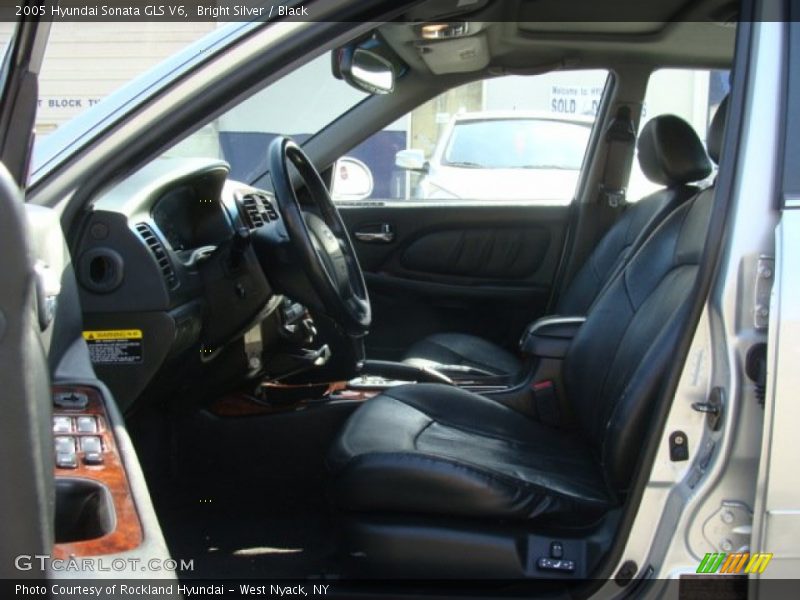 Bright Silver / Black 2005 Hyundai Sonata GLS V6