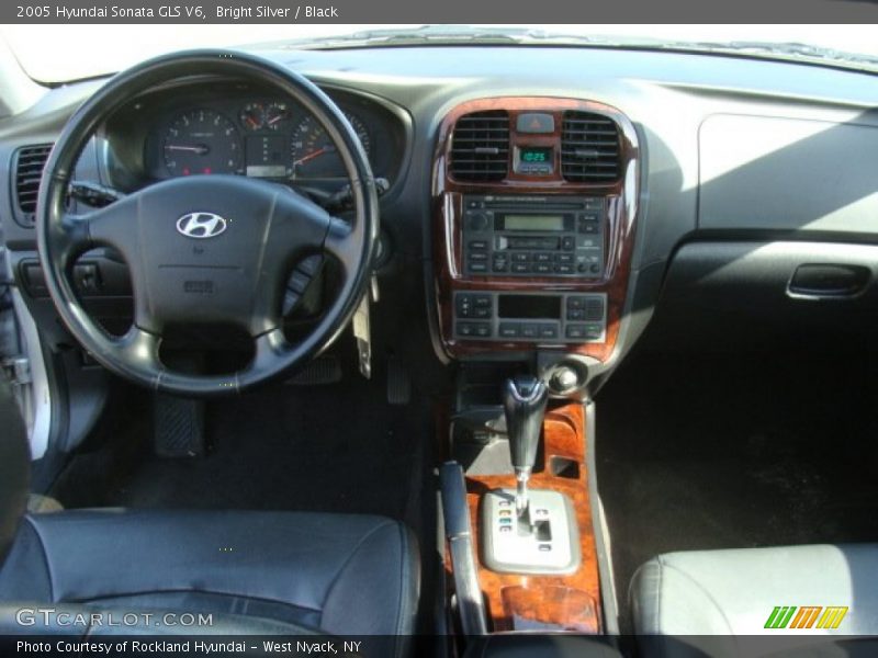 Bright Silver / Black 2005 Hyundai Sonata GLS V6