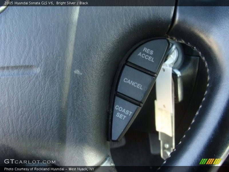 Bright Silver / Black 2005 Hyundai Sonata GLS V6