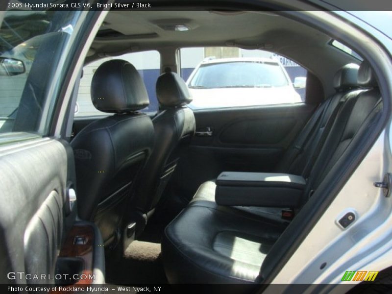 Bright Silver / Black 2005 Hyundai Sonata GLS V6
