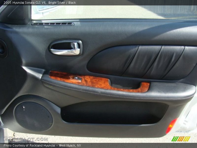 Bright Silver / Black 2005 Hyundai Sonata GLS V6