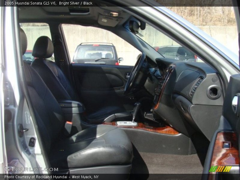 Bright Silver / Black 2005 Hyundai Sonata GLS V6