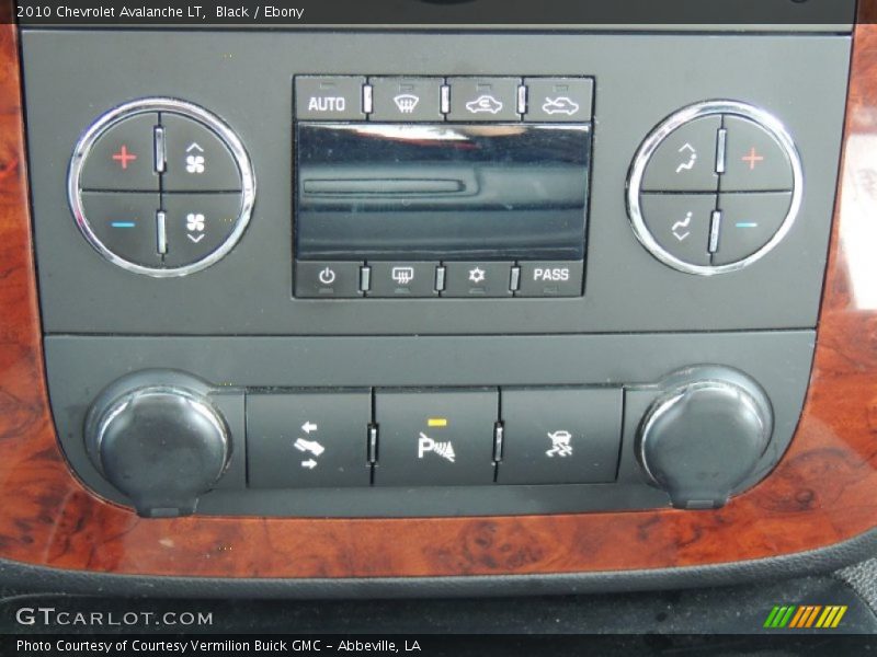 Black / Ebony 2010 Chevrolet Avalanche LT