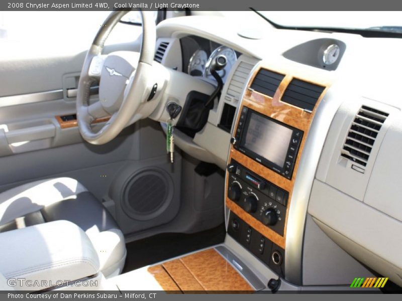 Cool Vanilla / Light Graystone 2008 Chrysler Aspen Limited 4WD