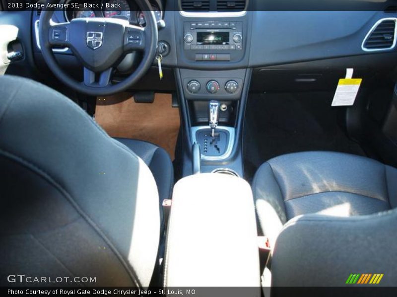 Black / Black 2013 Dodge Avenger SE