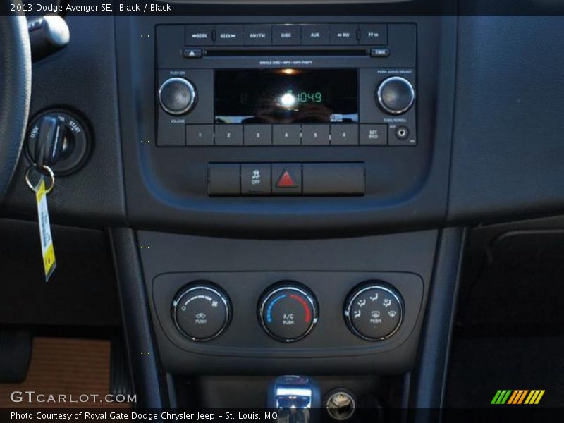 Black / Black 2013 Dodge Avenger SE