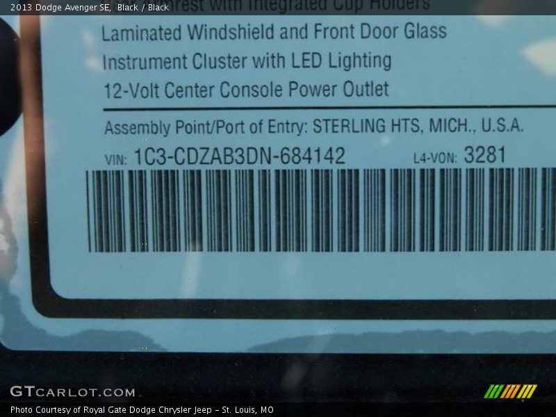 Black / Black 2013 Dodge Avenger SE