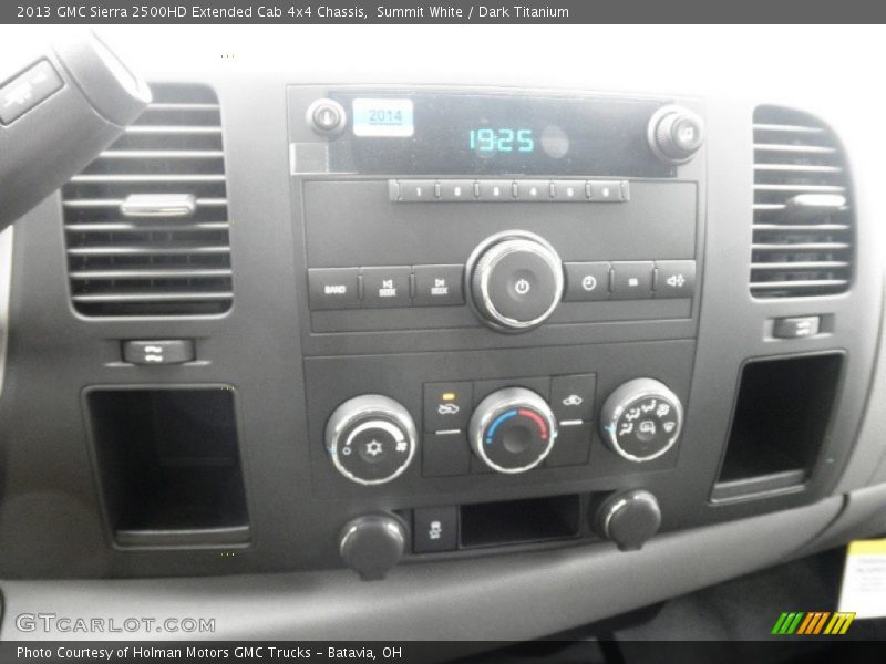 Summit White / Dark Titanium 2013 GMC Sierra 2500HD Extended Cab 4x4 Chassis