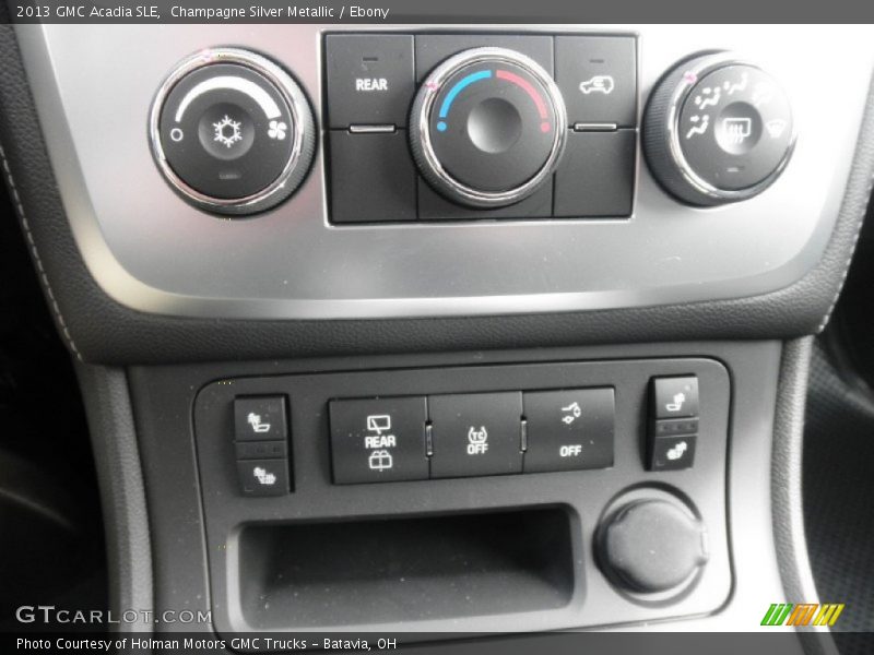 Champagne Silver Metallic / Ebony 2013 GMC Acadia SLE