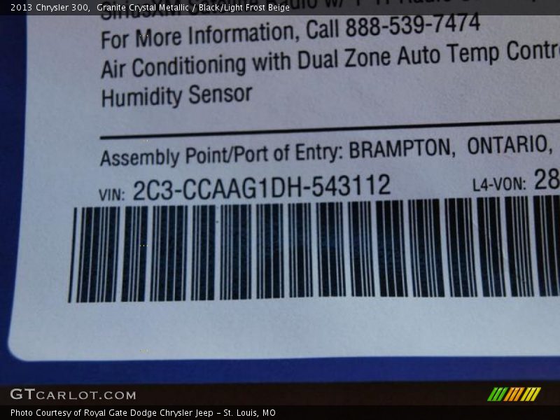Granite Crystal Metallic / Black/Light Frost Beige 2013 Chrysler 300