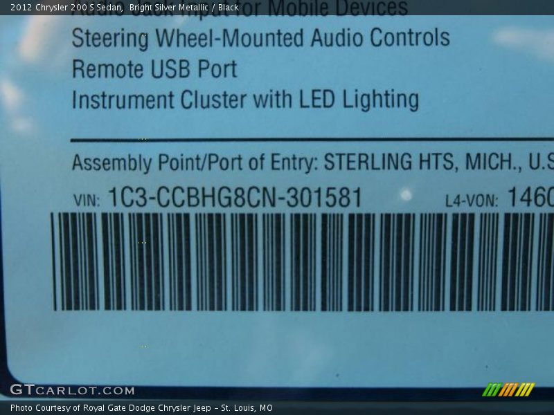 Bright Silver Metallic / Black 2012 Chrysler 200 S Sedan