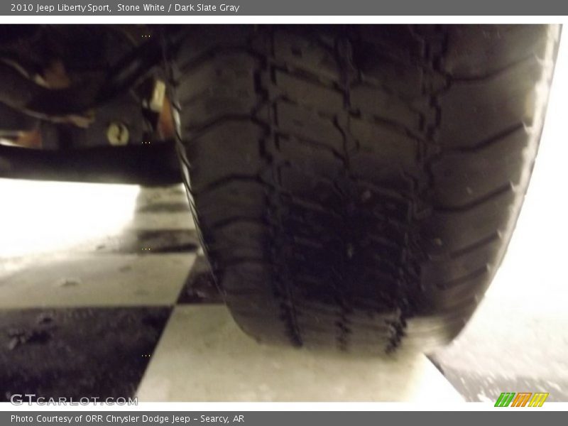 Stone White / Dark Slate Gray 2010 Jeep Liberty Sport