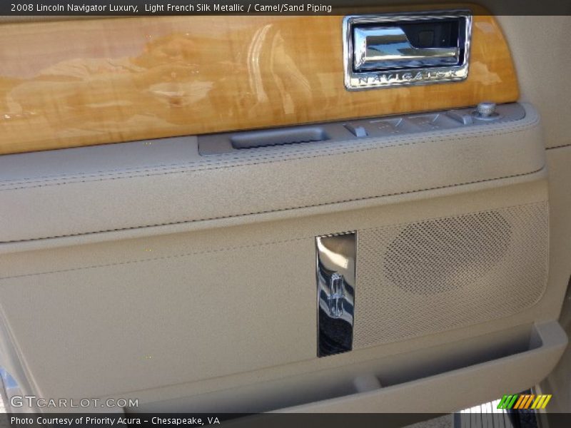 Light French Silk Metallic / Camel/Sand Piping 2008 Lincoln Navigator Luxury