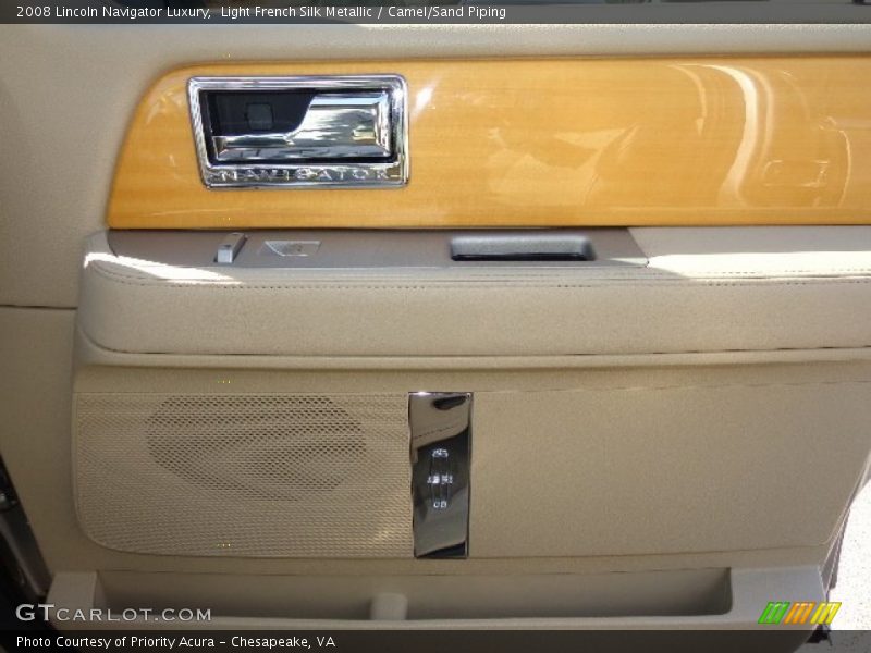 Light French Silk Metallic / Camel/Sand Piping 2008 Lincoln Navigator Luxury