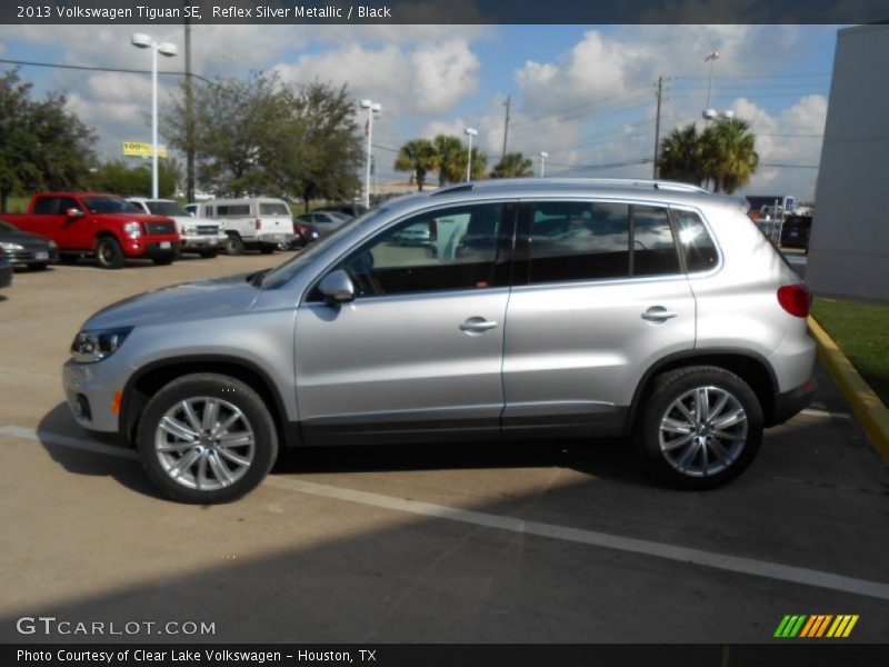 Reflex Silver Metallic / Black 2013 Volkswagen Tiguan SE