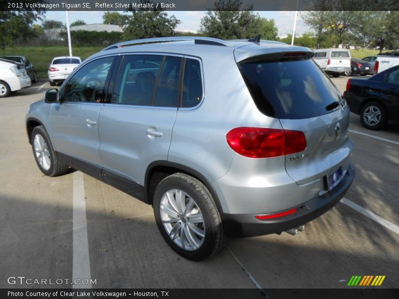Reflex Silver Metallic / Black 2013 Volkswagen Tiguan SE