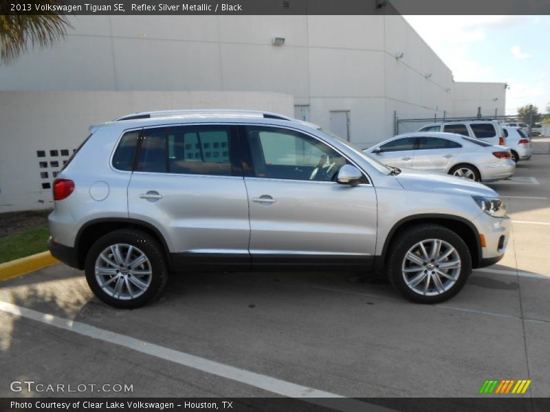 Reflex Silver Metallic / Black 2013 Volkswagen Tiguan SE