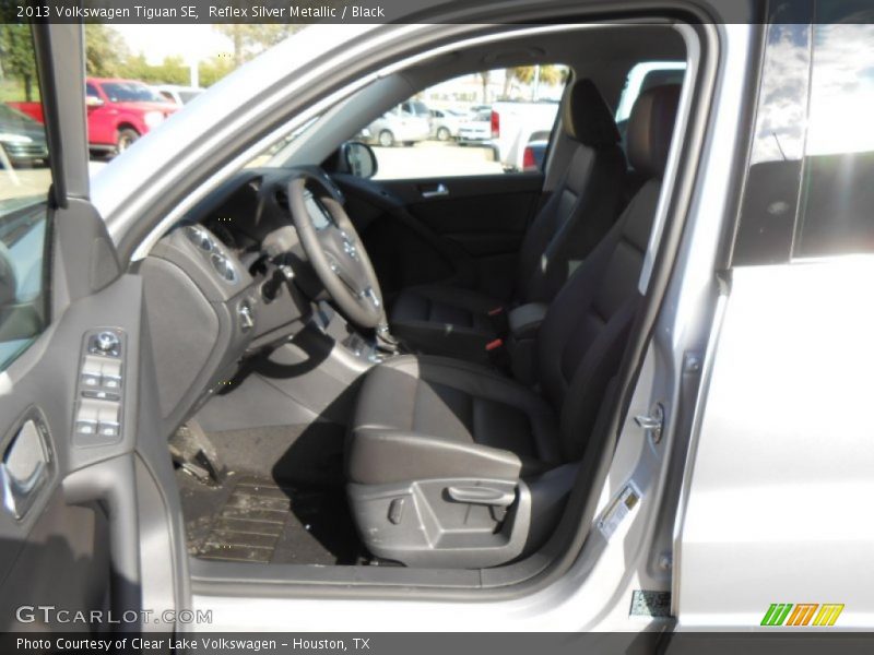 Reflex Silver Metallic / Black 2013 Volkswagen Tiguan SE