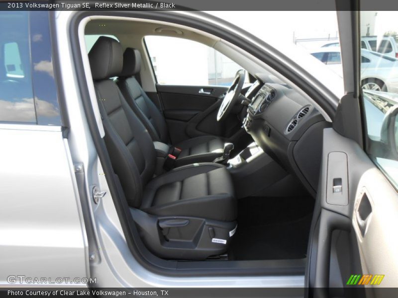 Reflex Silver Metallic / Black 2013 Volkswagen Tiguan SE