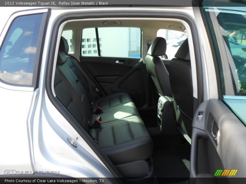 Reflex Silver Metallic / Black 2013 Volkswagen Tiguan SE