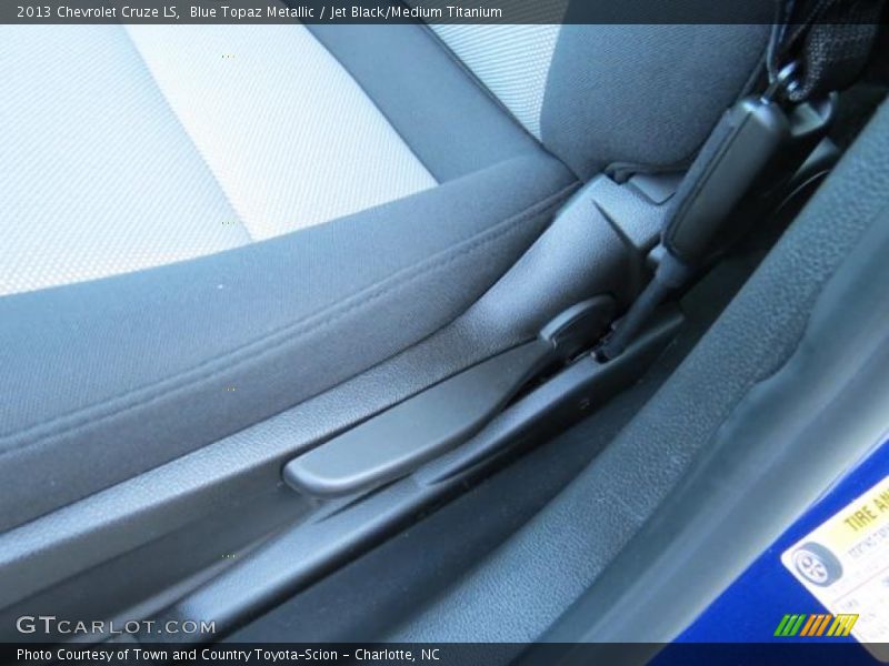 Blue Topaz Metallic / Jet Black/Medium Titanium 2013 Chevrolet Cruze LS