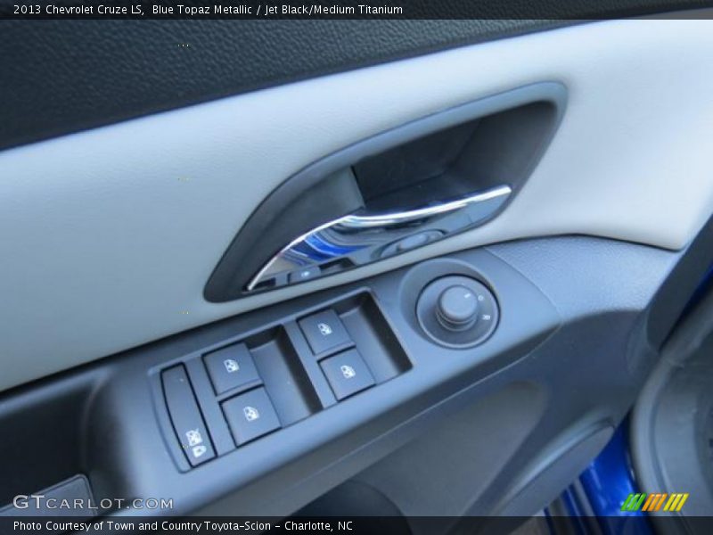Blue Topaz Metallic / Jet Black/Medium Titanium 2013 Chevrolet Cruze LS