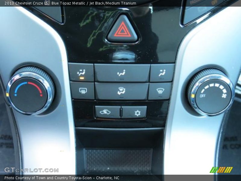 Blue Topaz Metallic / Jet Black/Medium Titanium 2013 Chevrolet Cruze LS