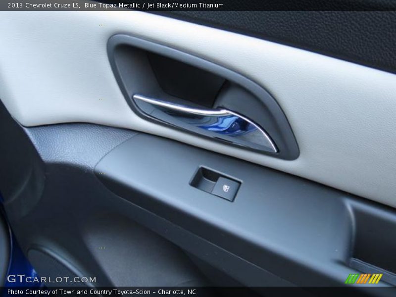 Blue Topaz Metallic / Jet Black/Medium Titanium 2013 Chevrolet Cruze LS
